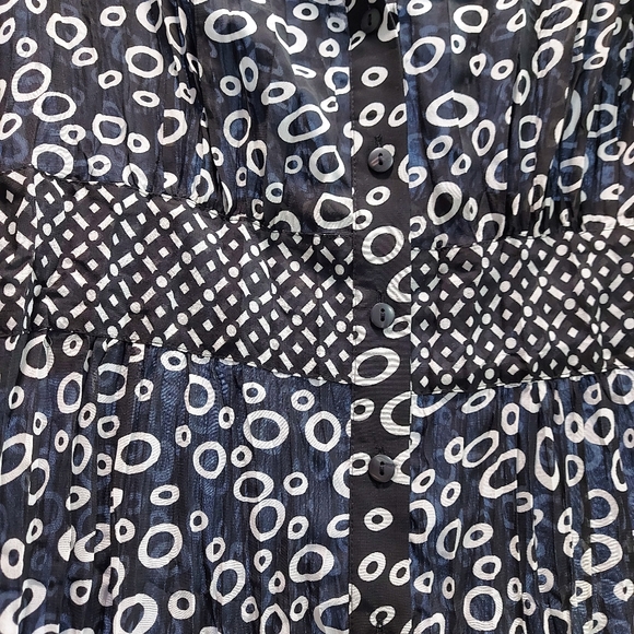 2/$50 💖 Notations, gorgeous blouse, Size L - Picture 6 of 7